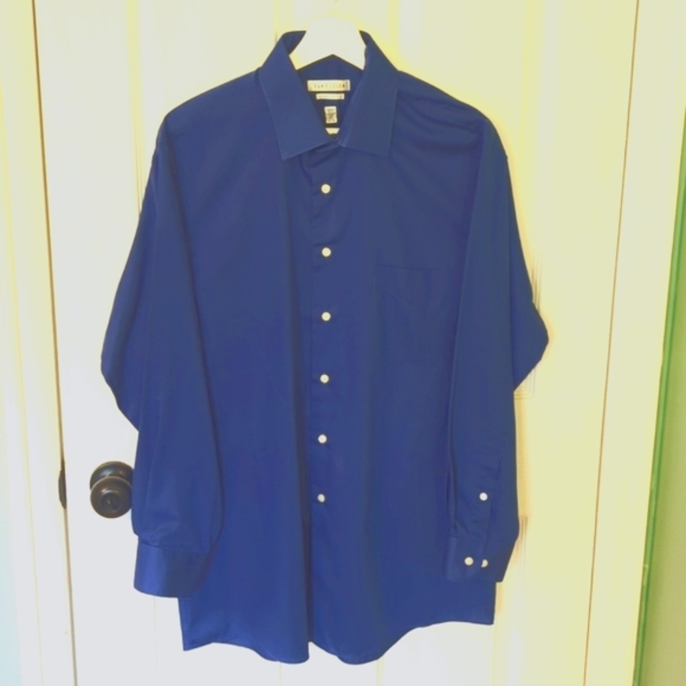 32/33 16½ Van Heusen Button Down Dress Shirt in Royal Blue